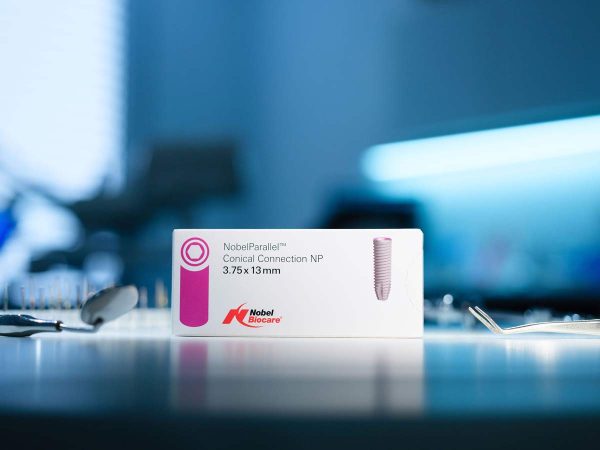 Dentalni centar DentIN, Zagreb: originalno pakiranje zubnih implantata proizvođača Nobel Biocare.